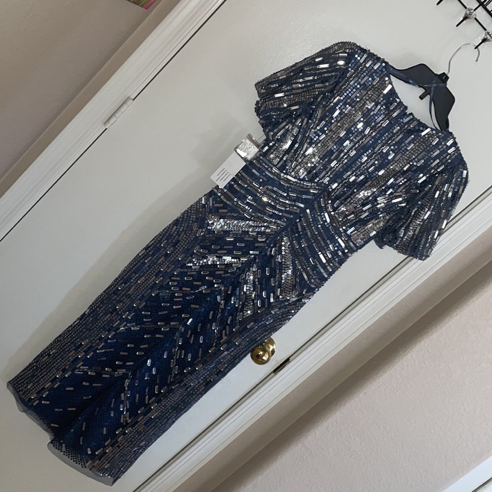 Formal Mid Dress. - Picture 4 of 6